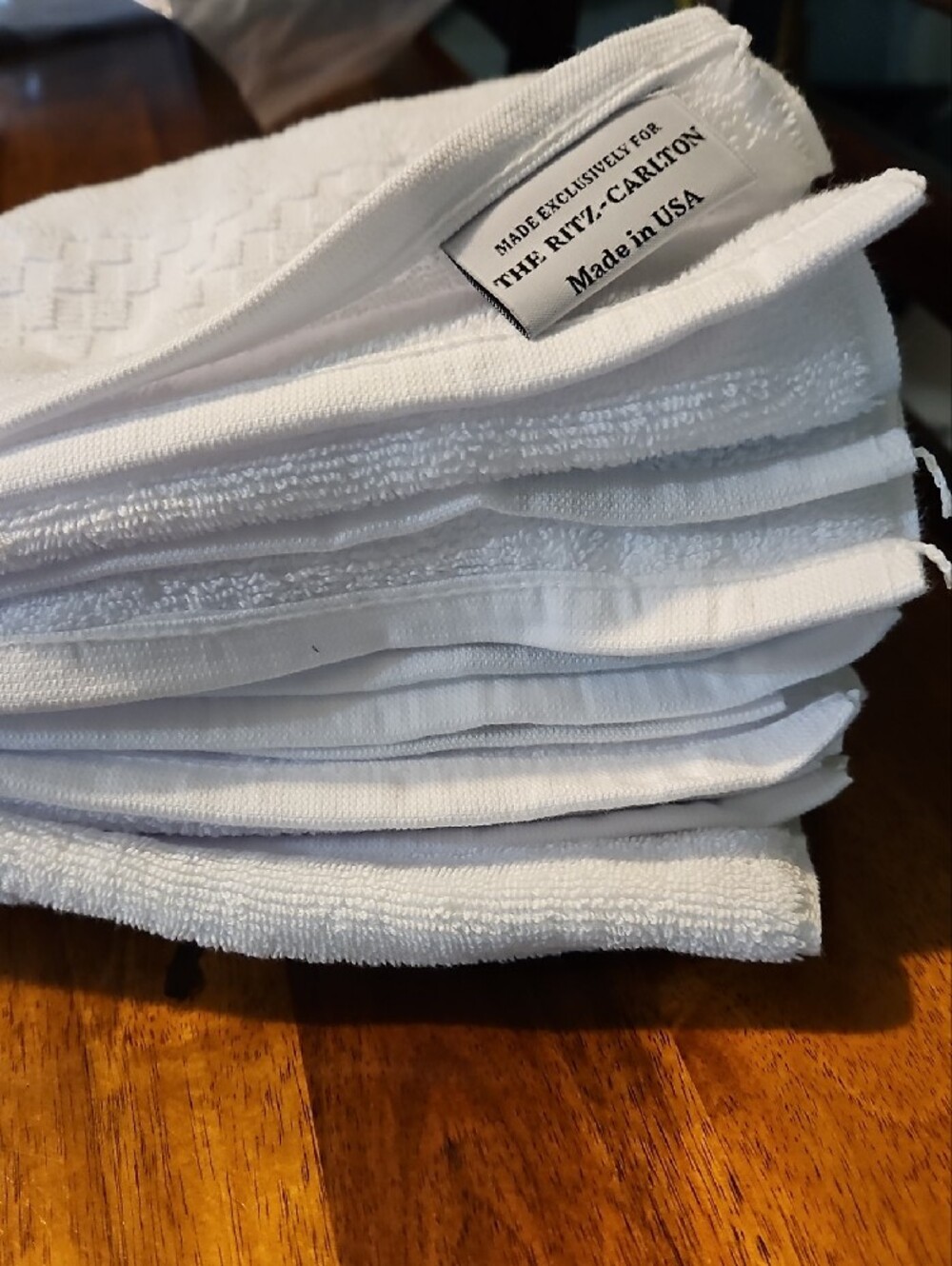 NWOT Set Of 5 Ritz Carlton Hotel Hand Towels - Picture 4 of 5